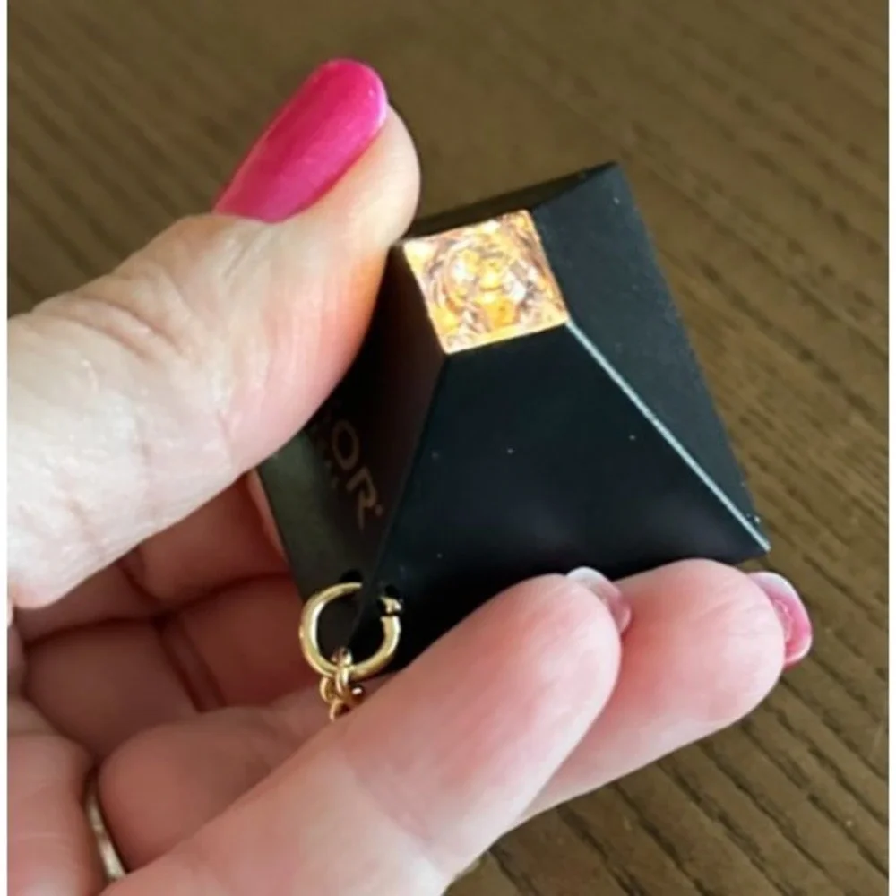 Luxor Las Vegas Hotel And Casino Pyramid Keychain With Light WORKS